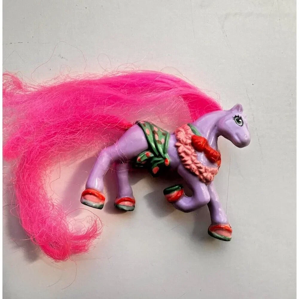 Little Beauty Pony Purple Pink Mane Tropical Outfit Figure
